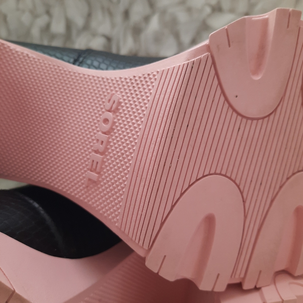 Sorel Women's Brex Heel Chelsea Boots Gentle Used In Box 8.5 Vintage Pink Black - Picture 9 of 16